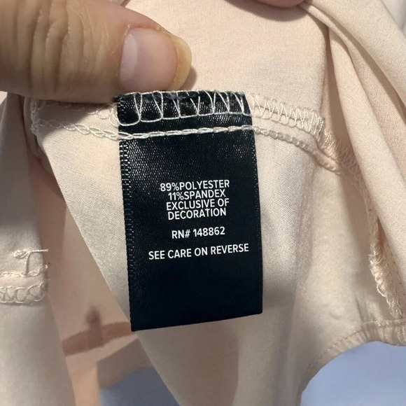 Torrid  very light pink size 2X blouse - Picture 4 of 4